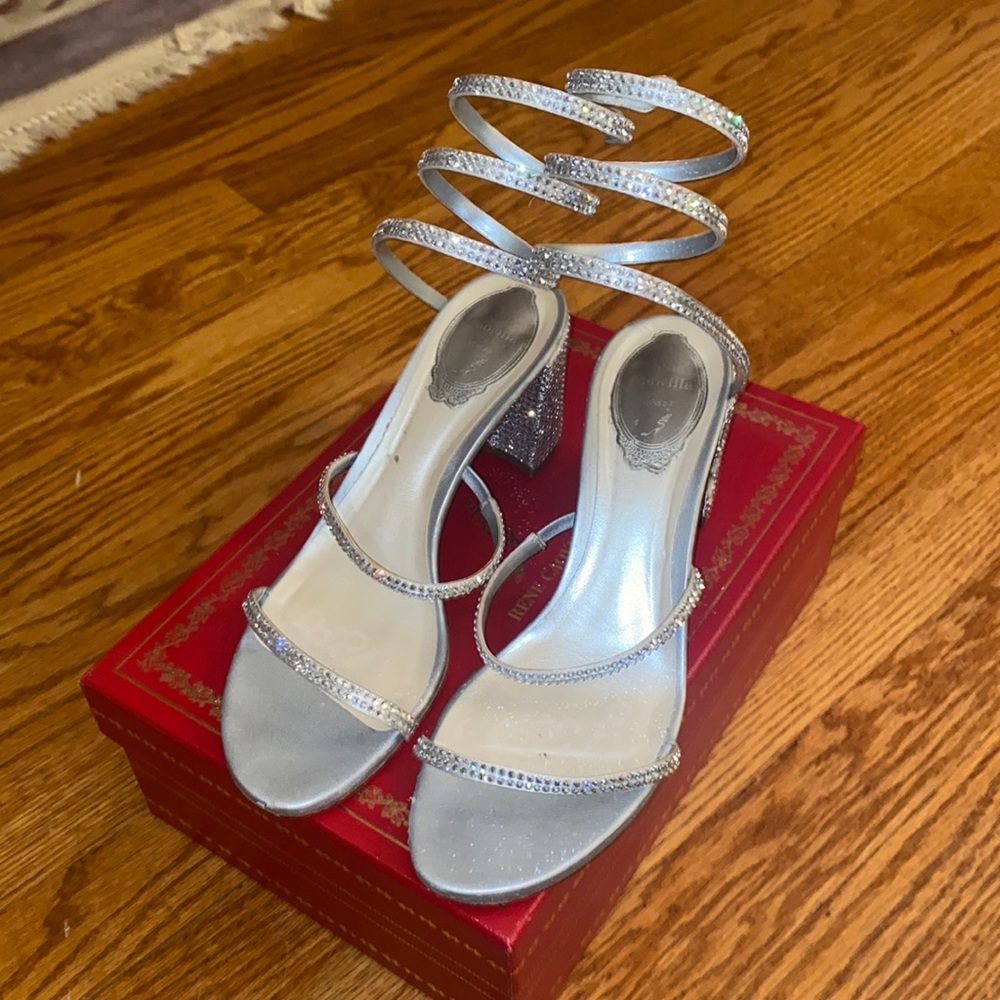 RENE CAOVILLA
Crystal-embellished sandals